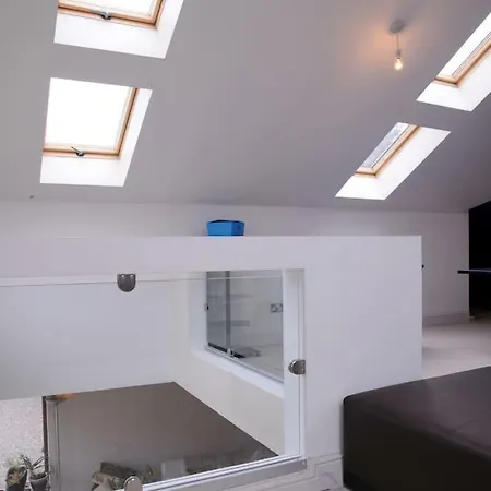 Holiday home Modern 4 Bedroom House With A Game